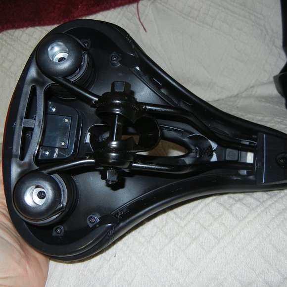 New Giddy Up Bike Seat black with Tail light - Picture 6 of 7